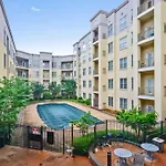 D.P. Location! Location! Stunning 2Bd/2Bath- Heart Of Downtown Atlanta